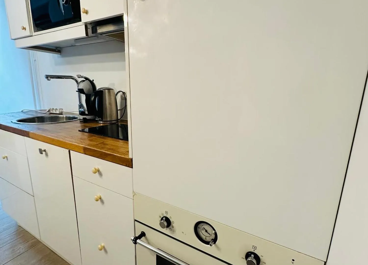 Spacieuses Flats Montaigne Champs Elysee Paris