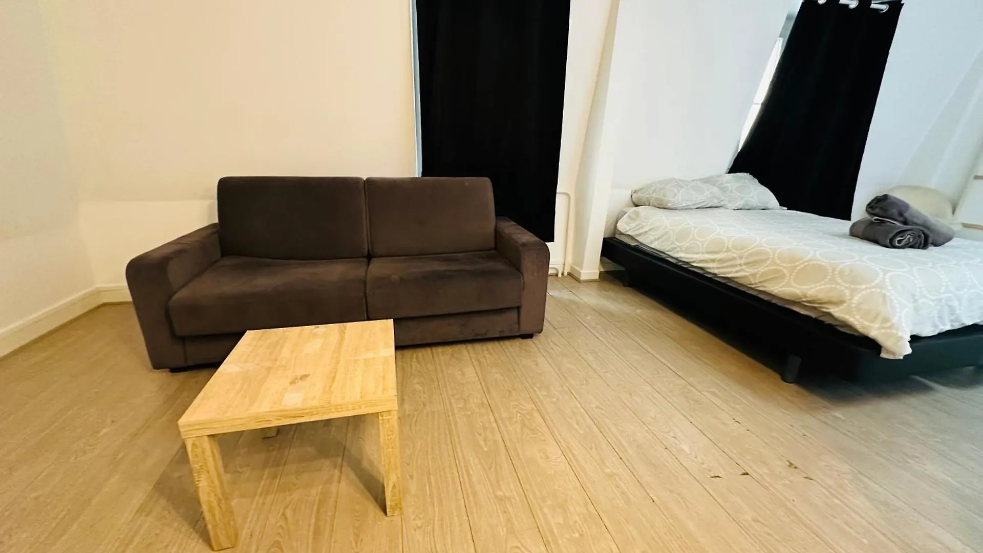 Spacieuses Flats Montaigne Champs Elysee Paris 0*,  France