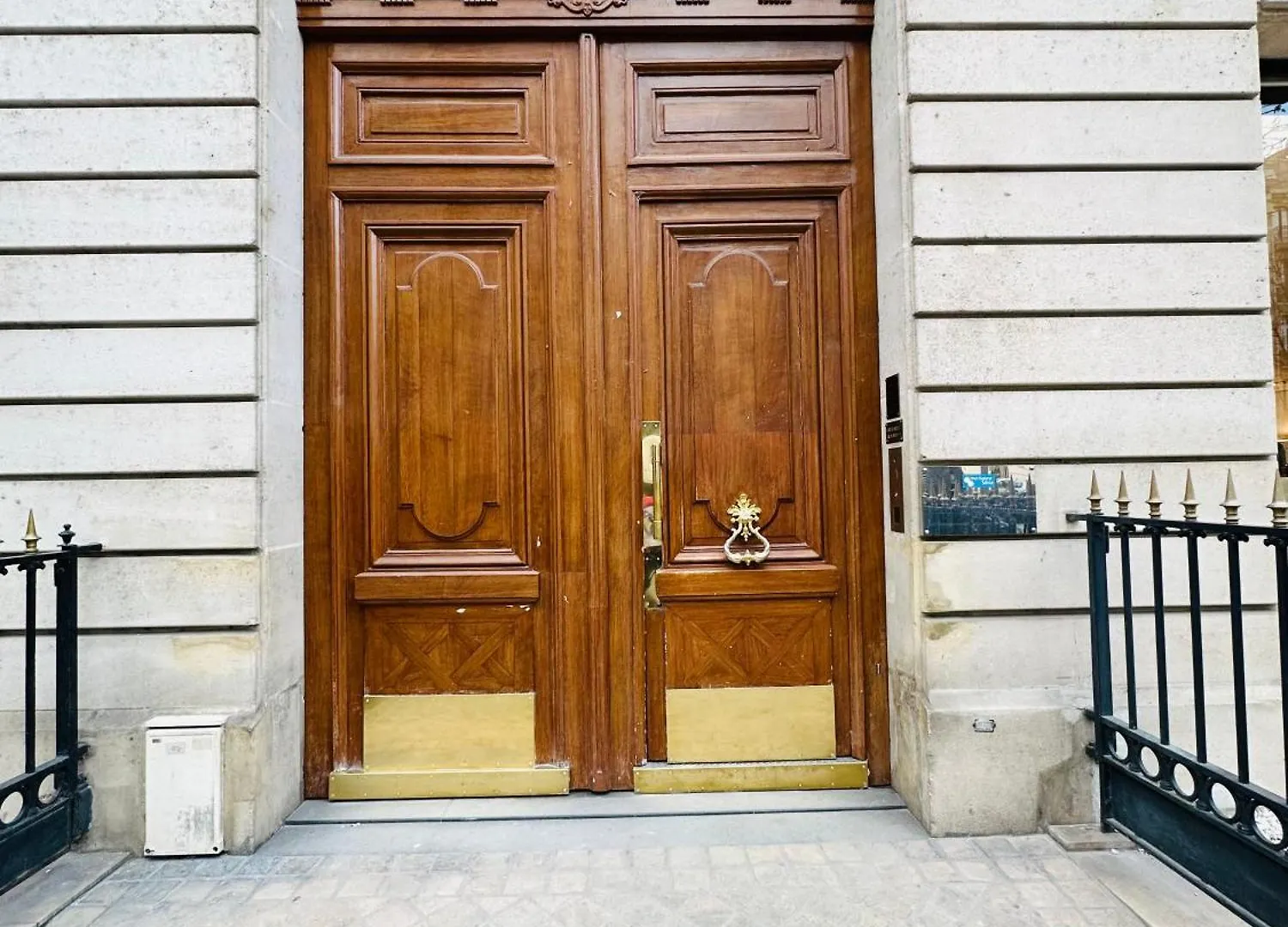 Spacieuses Flats Montaigne Champs Elysee Paris 0*,  France